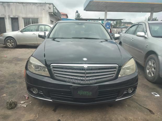 Mercedes-Benz C300 2009 Black