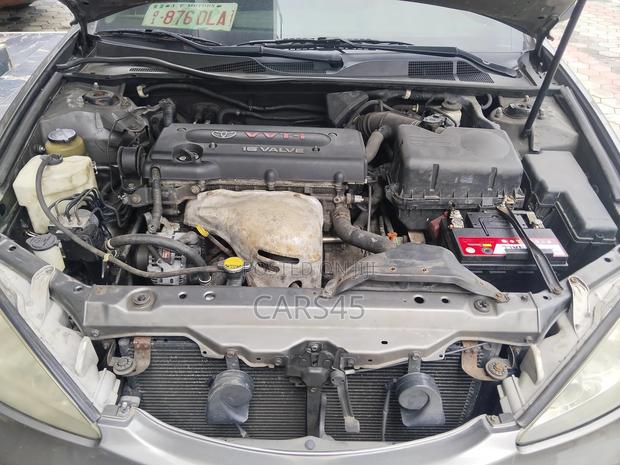 Toyota Camry 2005 Gray