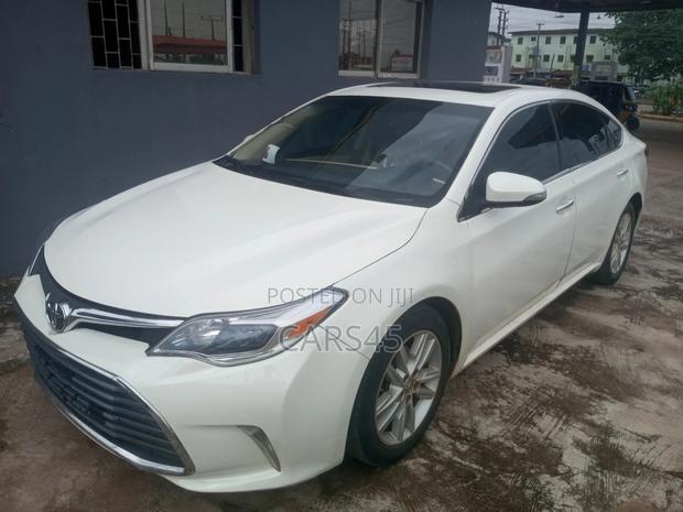 Toyota Avalon Limited 4dr Sedan (3.5L 6cyl 6A) 2014 White