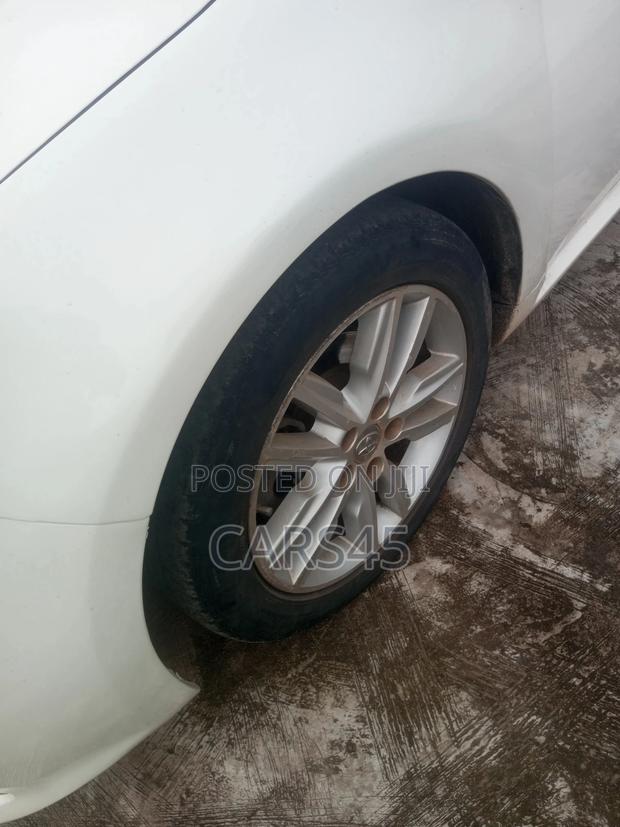 Toyota Avalon Limited 4dr Sedan (3.5L 6cyl 6A) 2014 White
