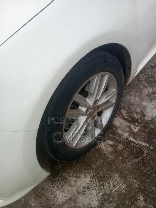 Toyota Avalon Limited 4dr Sedan (3.5L 6cyl 6A) 2014 White