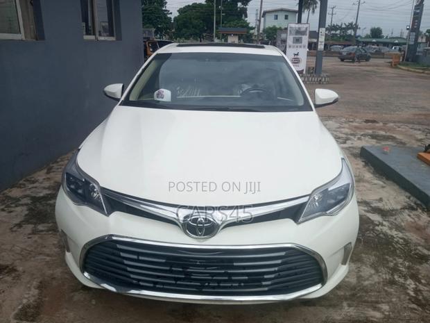 Toyota Avalon Limited 4dr Sedan (3.5L 6cyl 6A) 2014 White