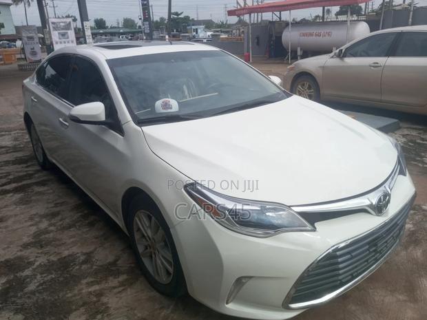 Toyota Avalon Limited 4dr Sedan (3.5L 6cyl 6A) 2014 White