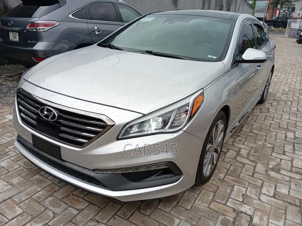Hyundai Sonata Limited 2.0T 4dr Sedan (2.0L 4cyl Turbo 6A) 2015 Silver