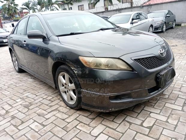 Toyota Camry SE 4dr Sedan (2.4L 4cyl 5A) 2007 Gray