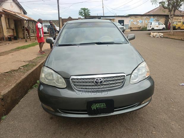 Toyota Corolla 2006 Gray