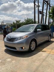 Toyota Sienna 2013 Gray for sale