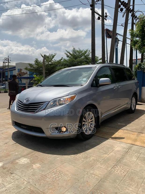 Toyota Sienna 2013 Gray