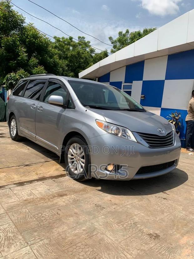 Toyota Sienna 2013 Gray
