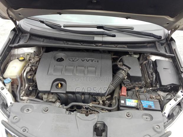 Toyota Avensis 2.0 Advanced Automatic 2012 Silver
