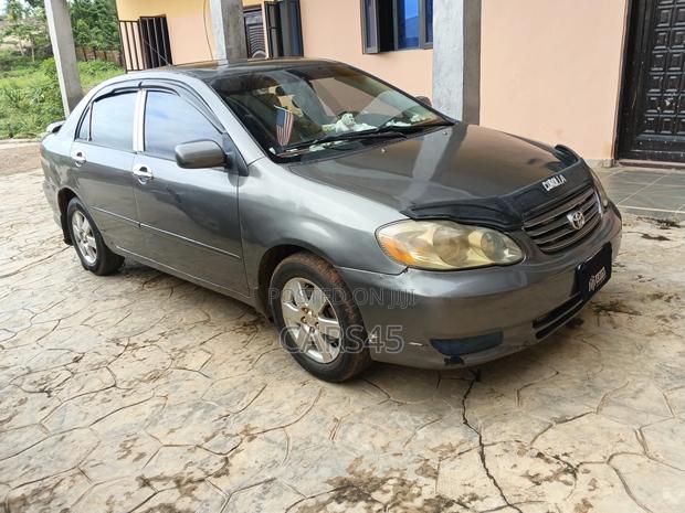 Toyota Corolla 2004 Gray