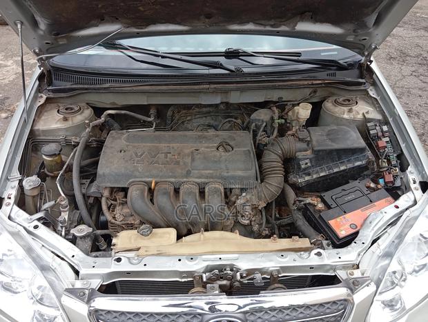 Toyota Corolla 2004 Silver