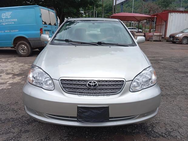 Toyota Corolla 2004 Silver