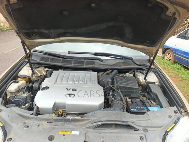 Toyota Avalon 2011 Gold