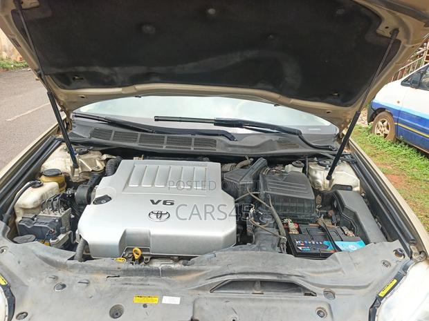 Toyota Avalon 2011 Gold