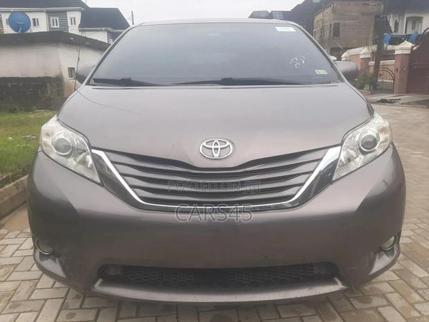 Toyota Sienna 2014 Gray