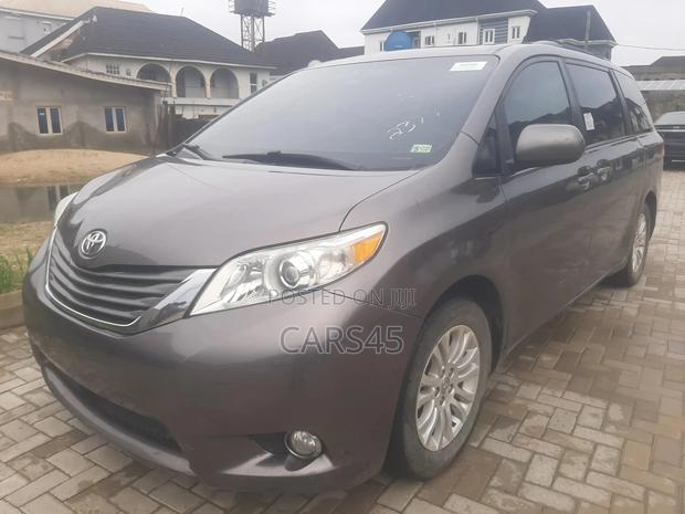 Toyota Sienna 2014 Gray