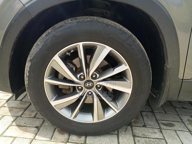 Hyundai Santa Fe 2019 Gray