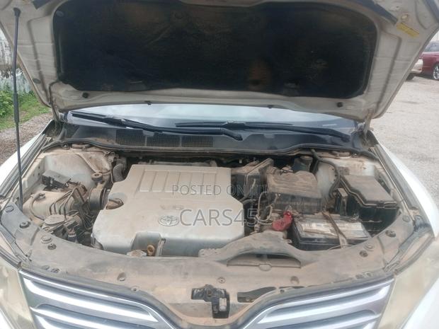 Toyota Venza 2009 White