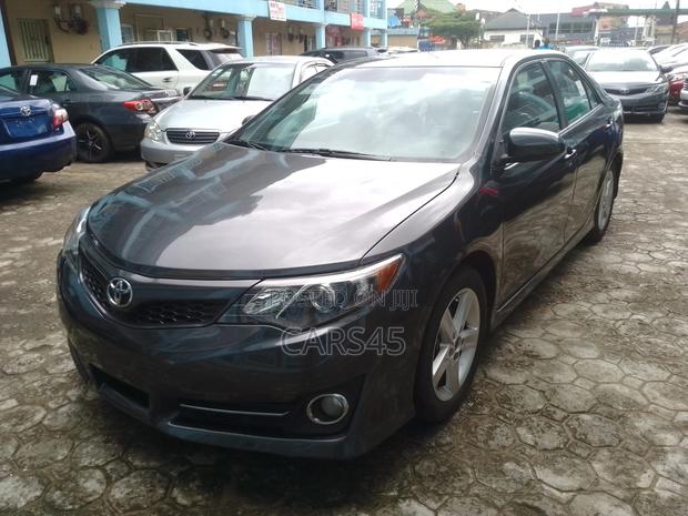 Toyota Camry 2014 Gray