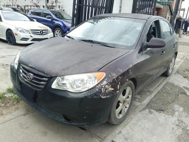 Hyundai Elantra 2010 Brown