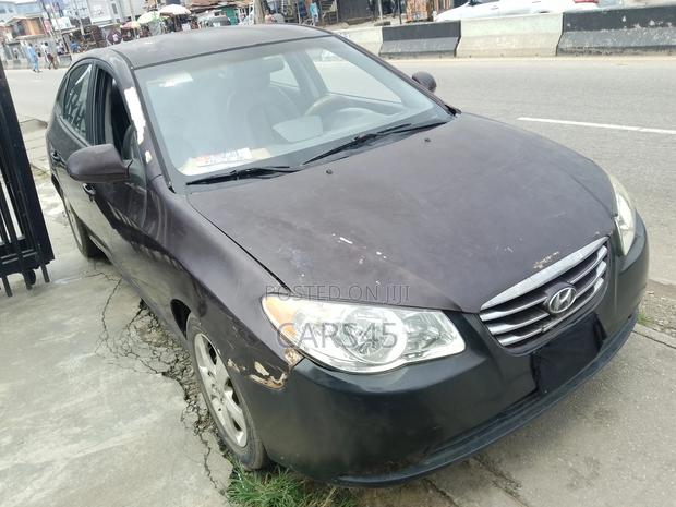 Hyundai Elantra 2010 Brown