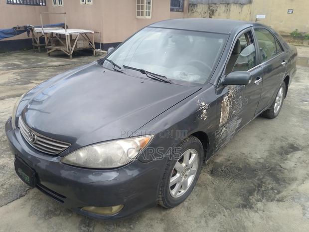 Toyota Camry 2005 Gray