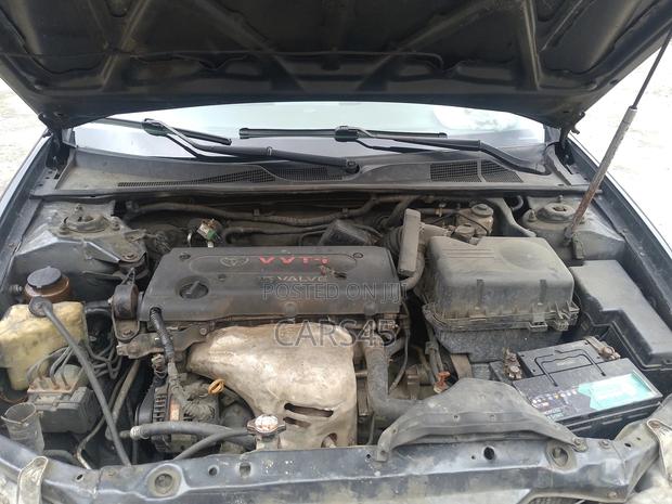 Toyota Camry 2005 Gray
