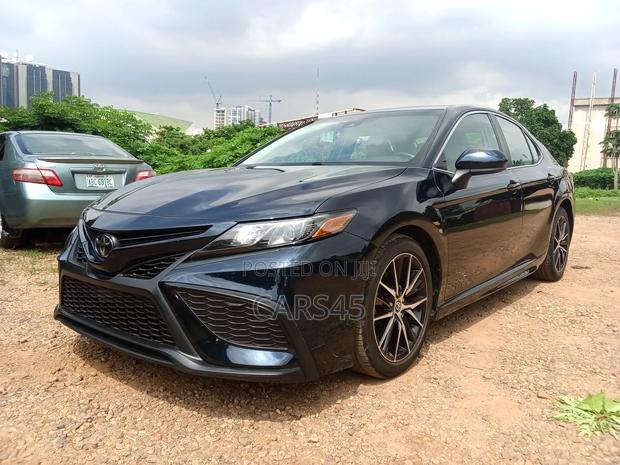 Toyota Camry 2021 Blue