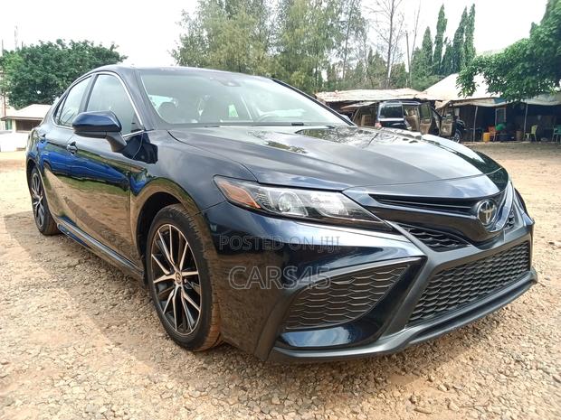 Toyota Camry 2021 Blue