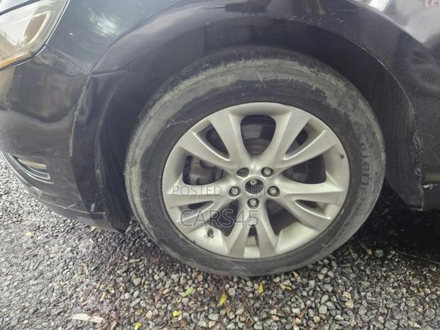 Ford Taurus 2011 Black