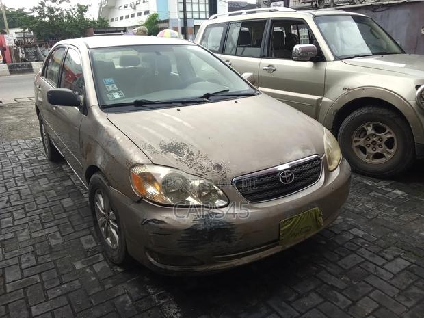 Toyota Corolla 2006 Gold