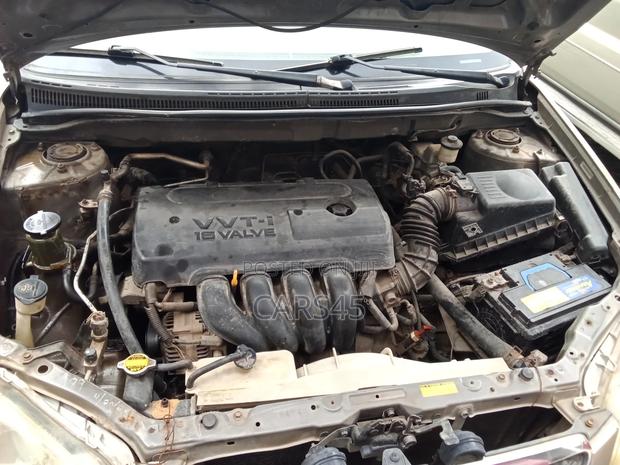 Toyota Corolla 2006 Gold