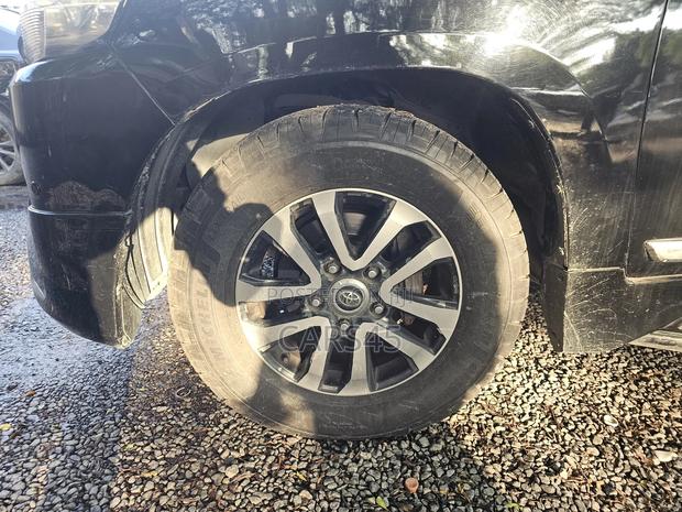 Toyota Land Cruiser 2014 Black