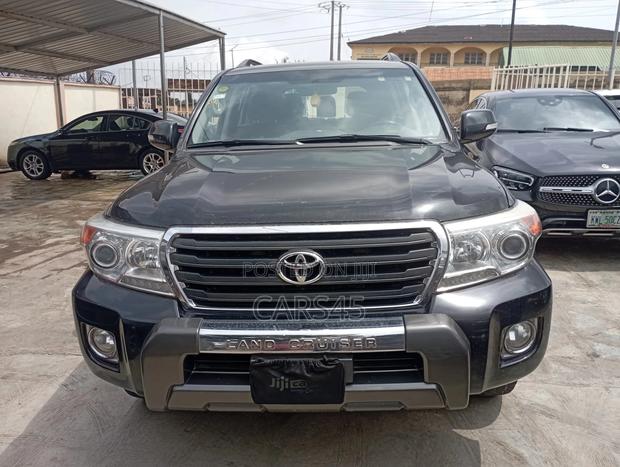 Toyota Land Cruiser 2012 Black