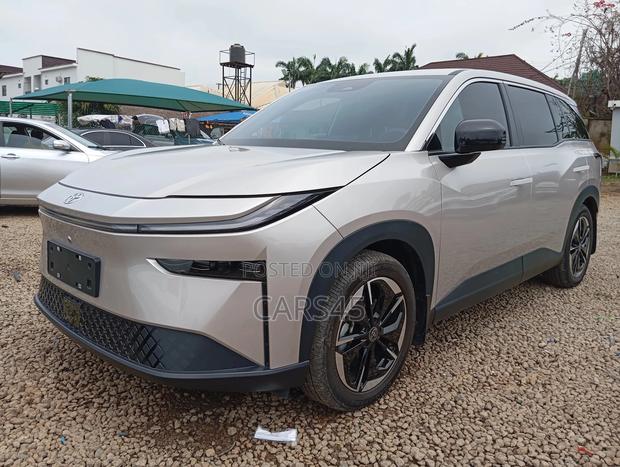 Toyota bZ3 2025 Gray