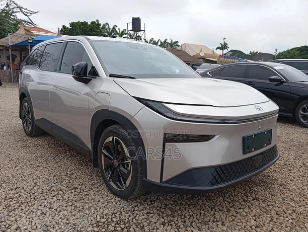 Toyota bZ3 2025 Gray