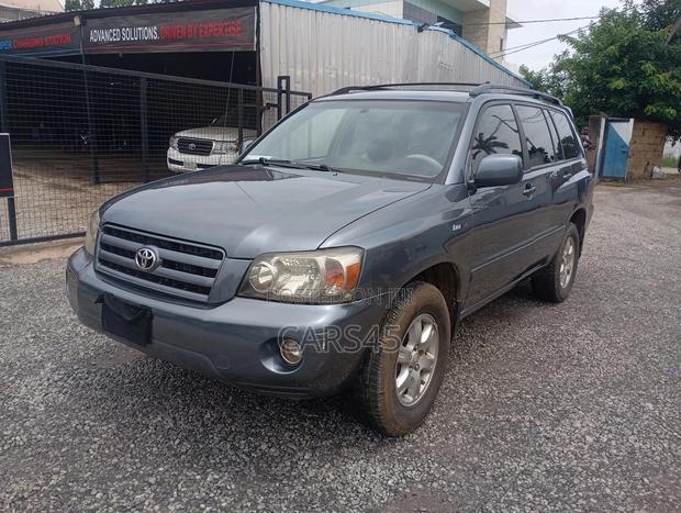 Toyota Highlander 2004 Gray