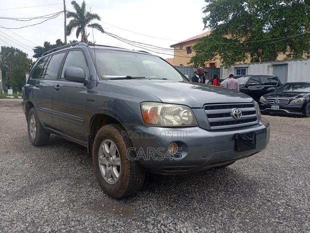 Toyota Highlander 2004 Gray