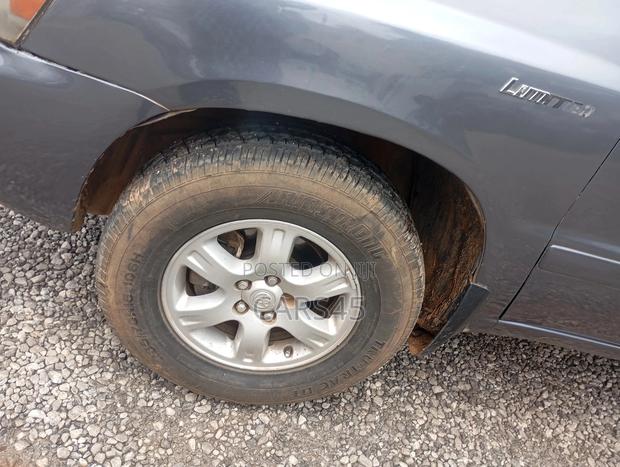 Toyota Highlander 2004 Gray