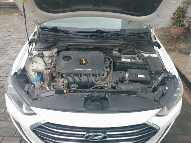 Hyundai Elantra 2017 White