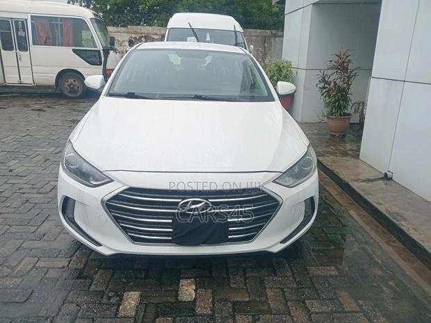 Hyundai Elantra 2017 White