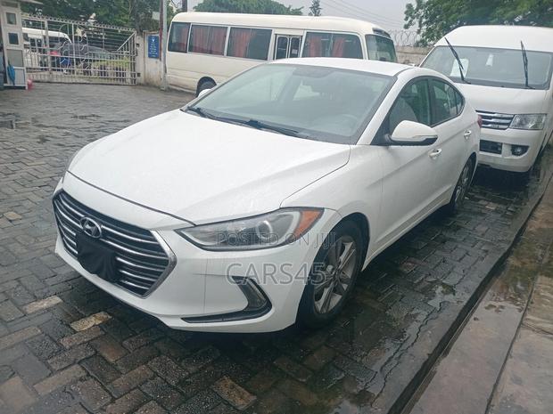 Hyundai Elantra 2017 White