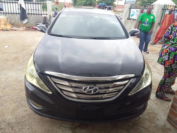 Hyundai Sonata 2011 Black