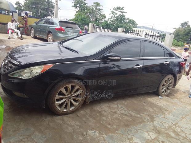 Hyundai Sonata 2011 Black
