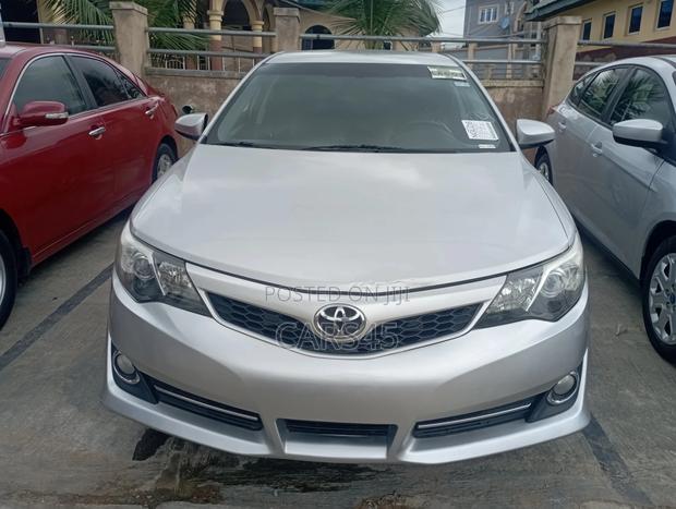 Toyota Camry 2014 Silver