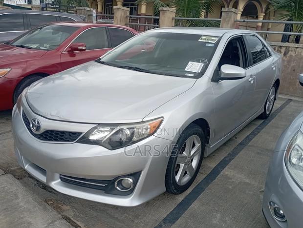 Toyota Camry 2014 Silver