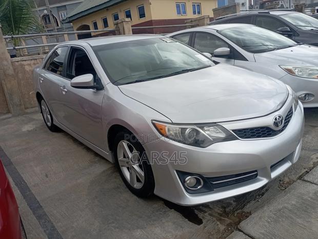 Toyota Camry 2014 Silver