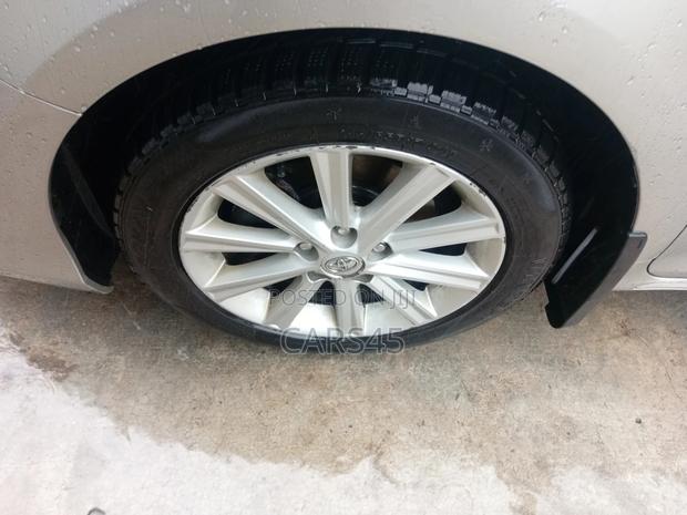 Toyota Camry 2014 Gold