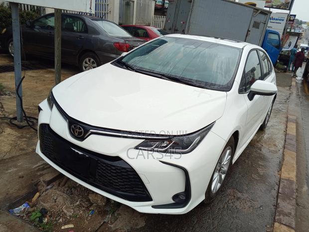 Toyota Corolla 2025 White
